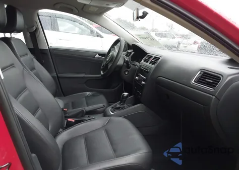 2013 Volkswagen Jetta 2.0L S z USA, uszkodzony, nr VIN 3VW2K7AJ9DM388493